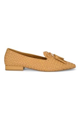 Mocassinom in pelle intrecciata colore cuoio. ELVIO ZANON | EB0101X-GRANO